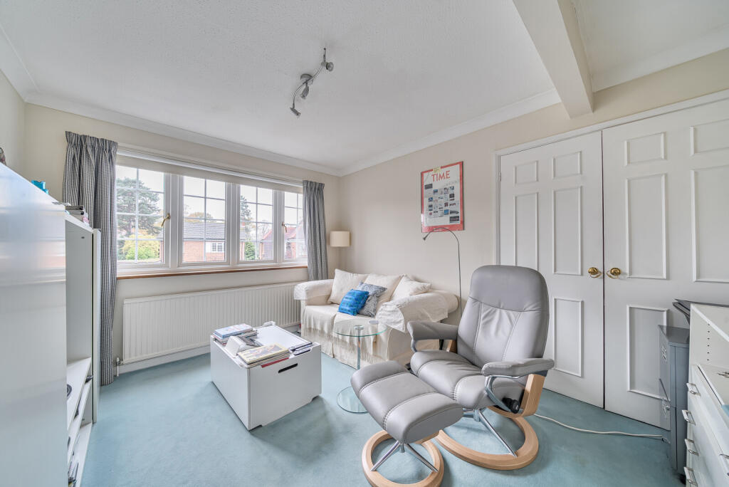 1380196-8-69174eb...