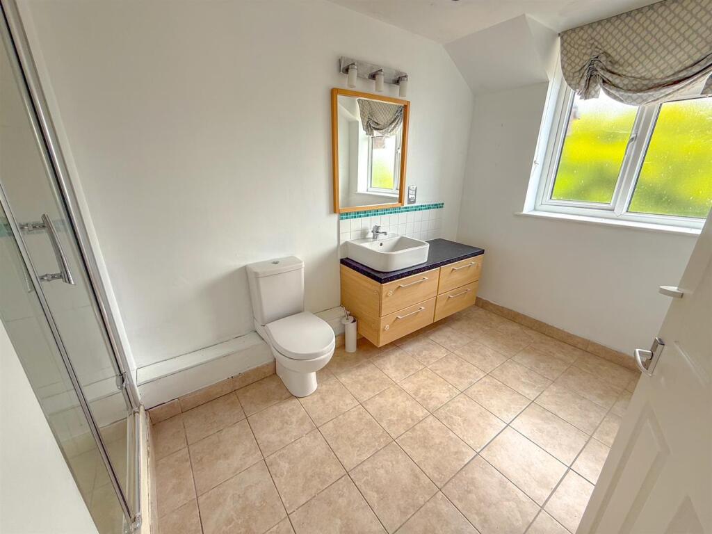 En-suite Bathroom