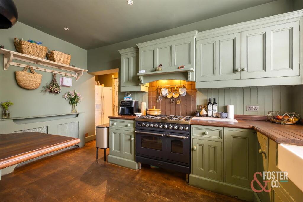 Benfield Way, 24-021.jpg