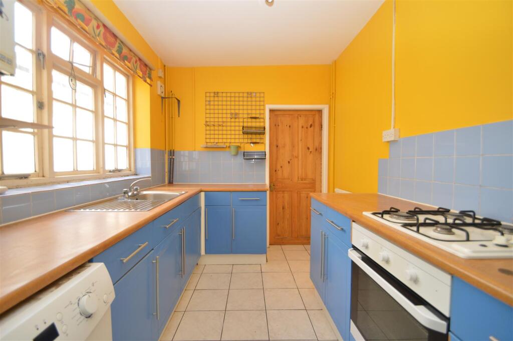 4 Tudor Road (2).JPG