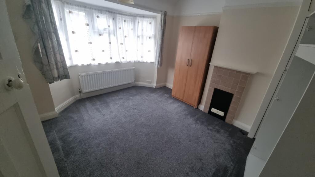 bedroom 1st