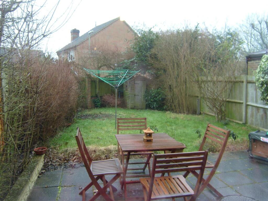 7 Grenidiers Way 003.JPG