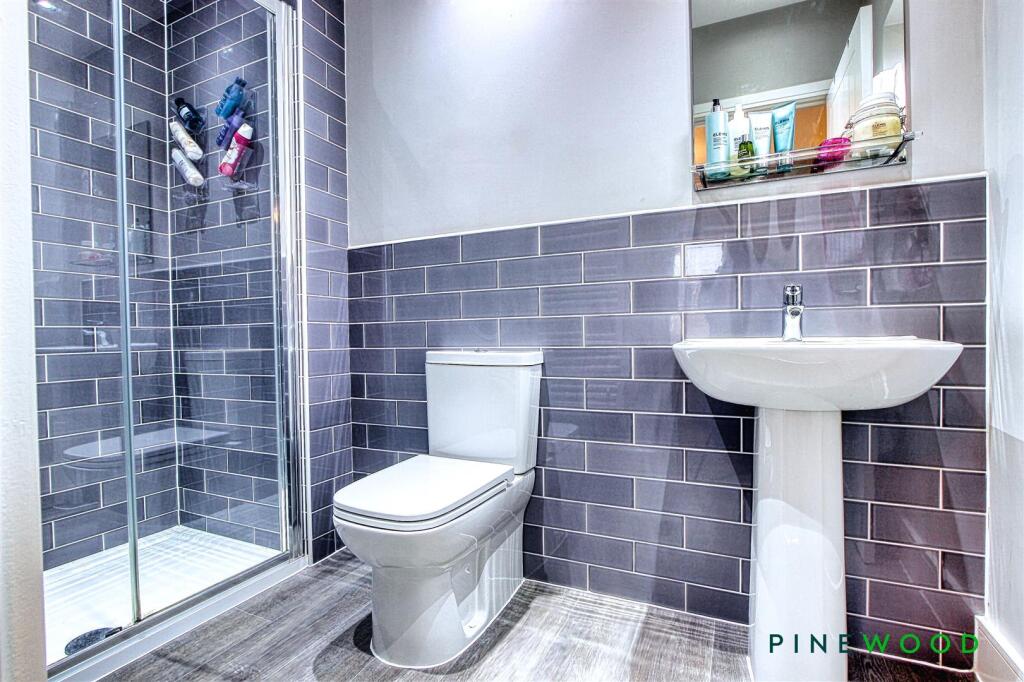 ENSUITE SHOWER ROOM