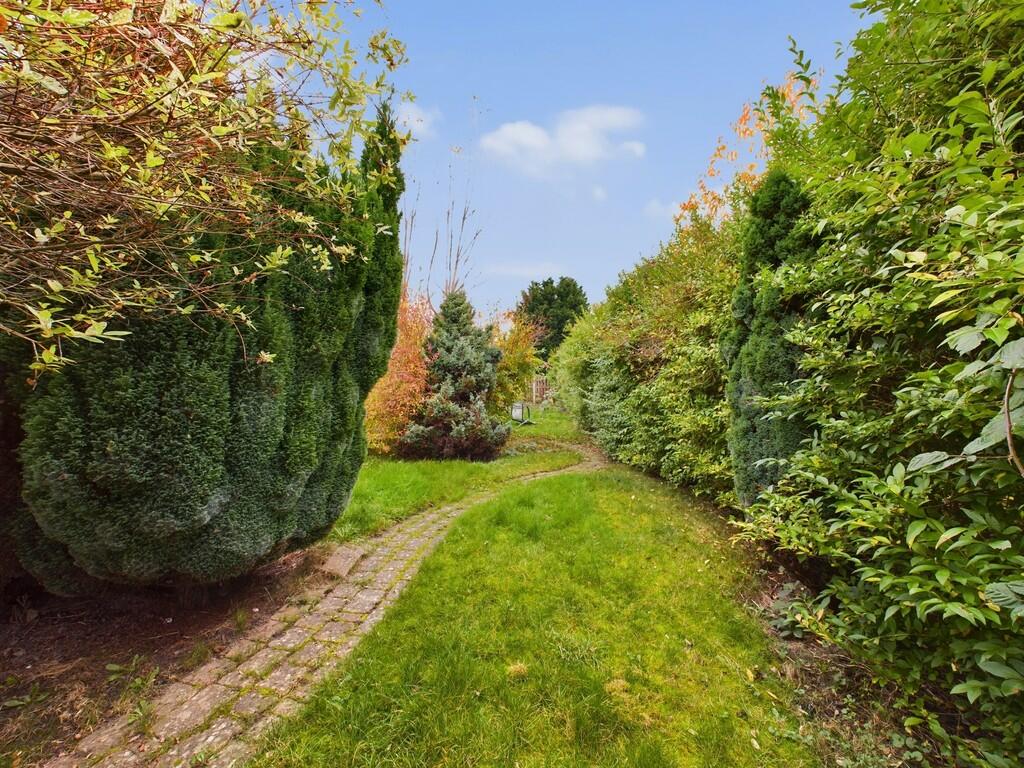 CAM04273G0-PR0032...