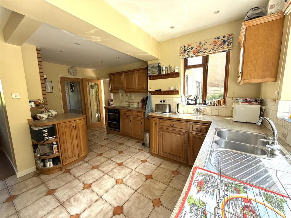 6 the pingle kit 3.jpeg