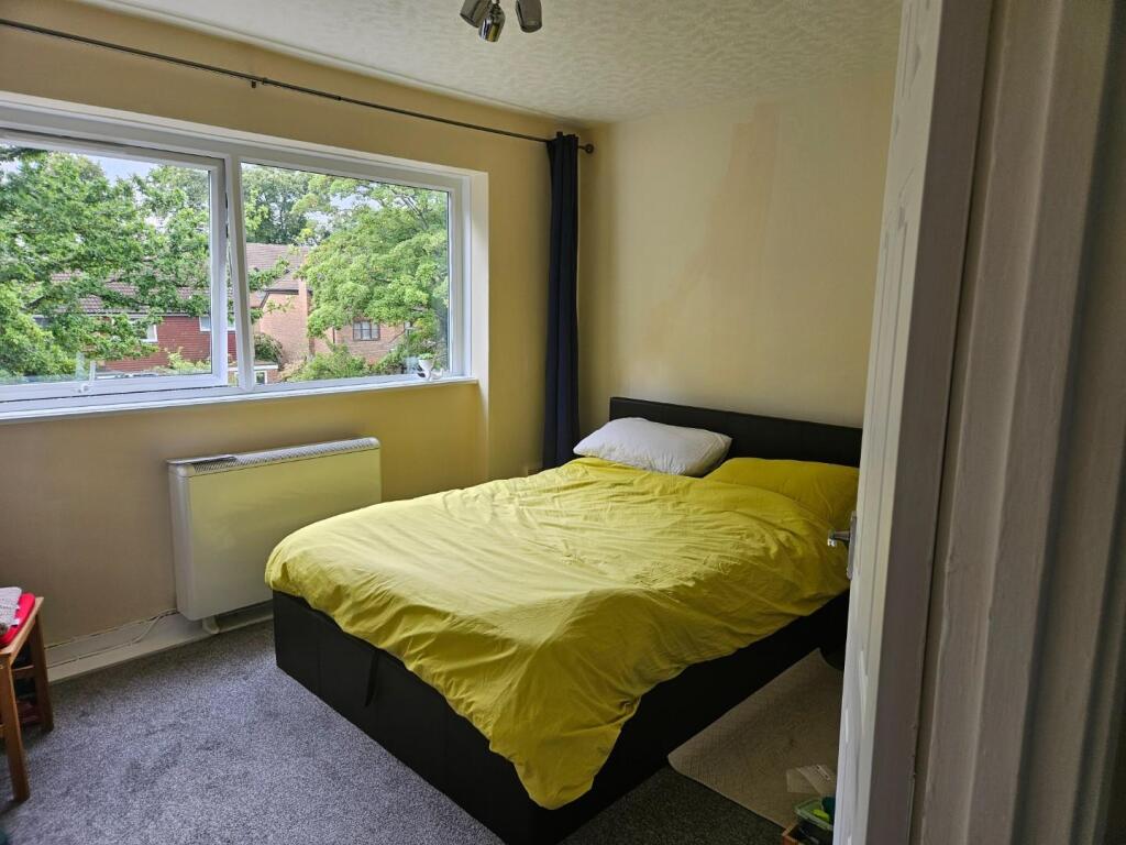 Bedroom 1.jpg