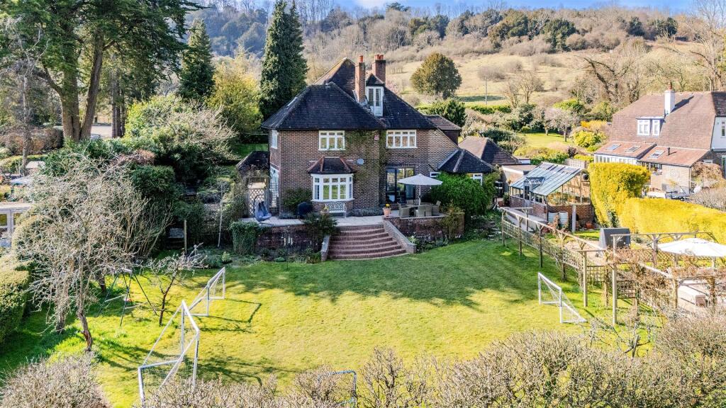 PEBBLECOMBE LEA DRONE  (3).jpg