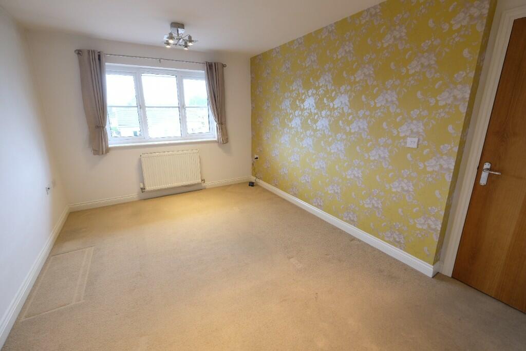 KITCHEN/SITTING ROOM