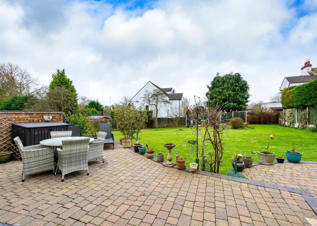 66 Sedgley Road-garden1 FEB25.jpg