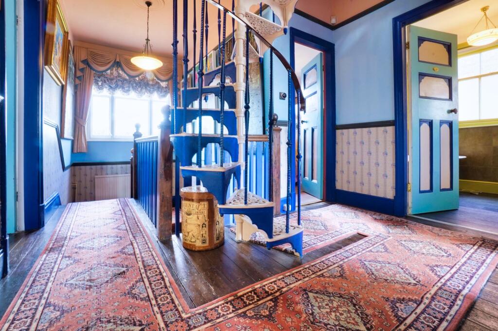 First Floor Galleried Landing