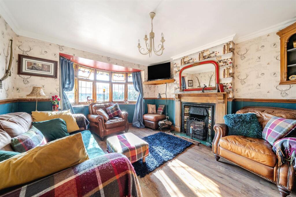 13 Carts Lane, Grendon