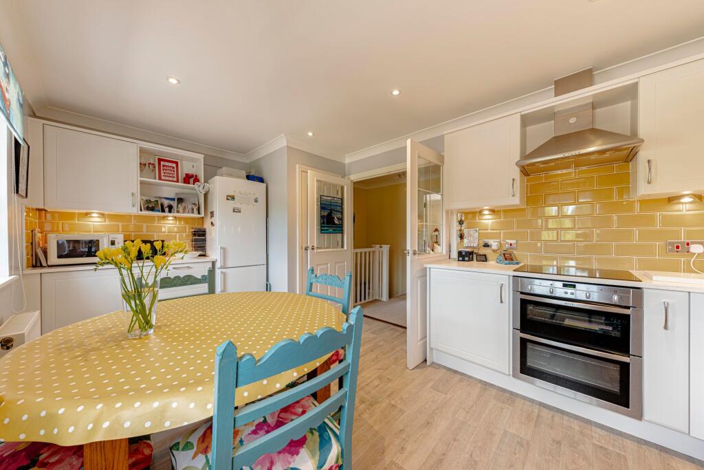 Kitchen/Dining Room (2)