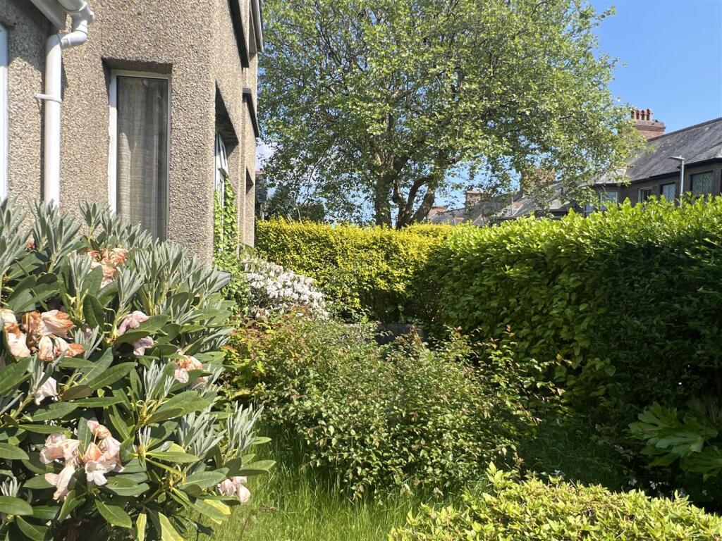 Gardens &amp; Garage