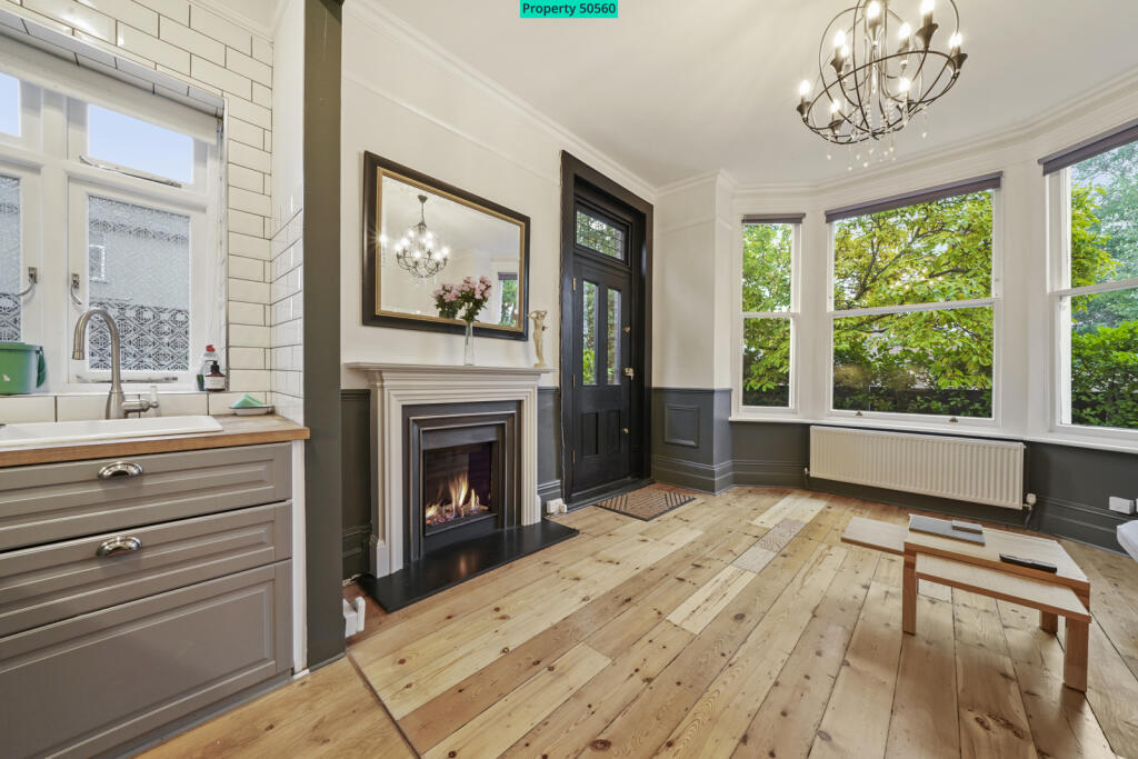 EASY ACCESS TO GARDEN FROM RECEPTION