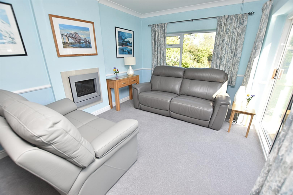 DINING/REAR SITTING ROOM