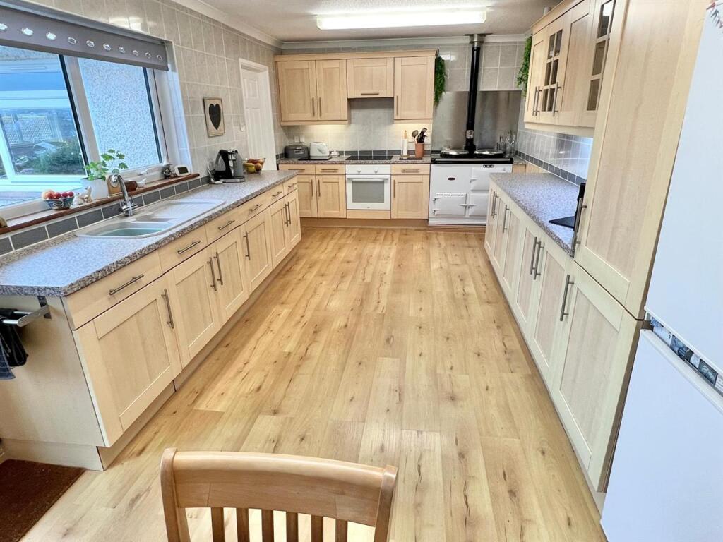 Kitchen/ Breakfast