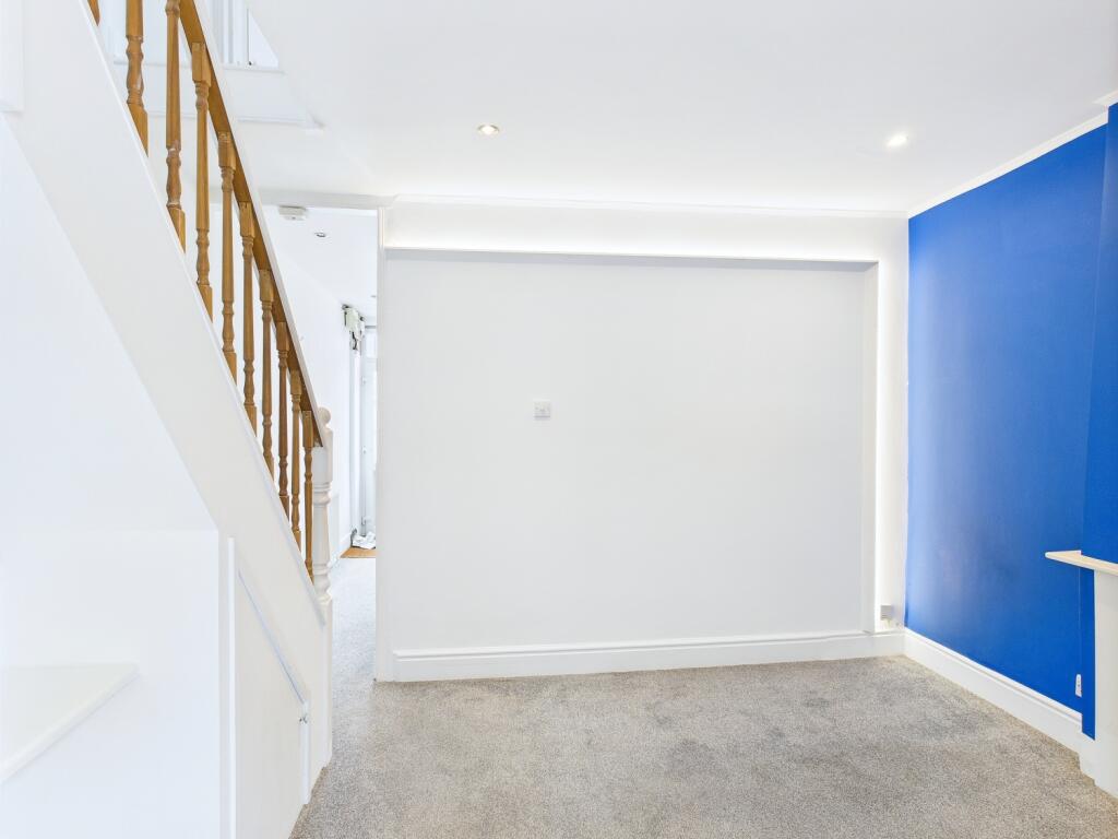 CAM01338G0-PR0124-STILL002