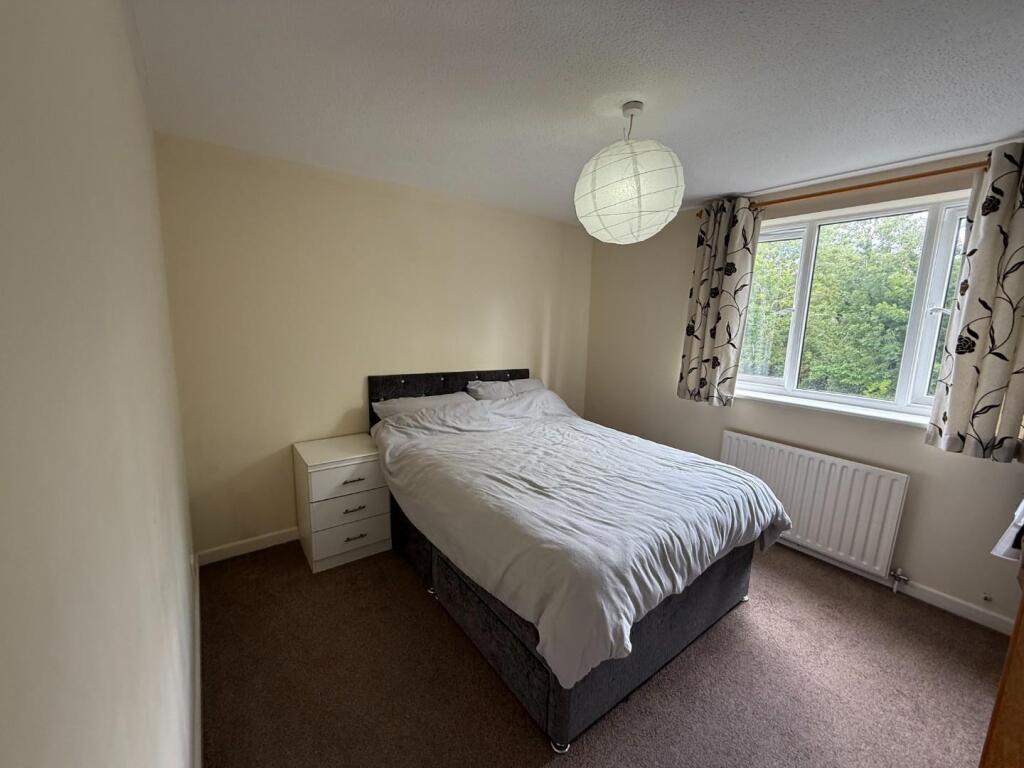 Bedroom 1.JPG