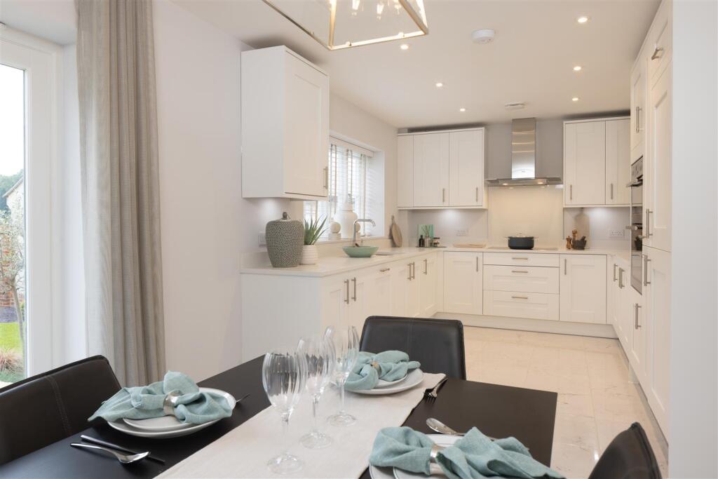 A1234-081-3-Bed-House-Mountbatten-Park,-North-Badd