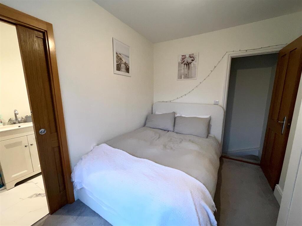 9. Bedroom 3.jpg