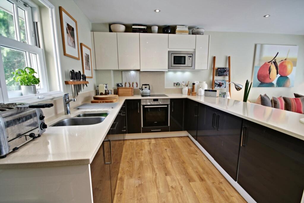 Flat 2 6 Holford Way - Kitchen 2