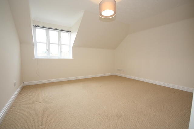 Bedroom  (Before redecoration and carpets - Guide 