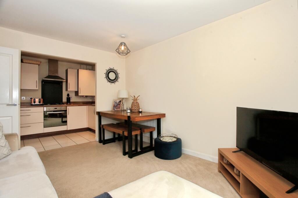 Lounge/Dining Room
