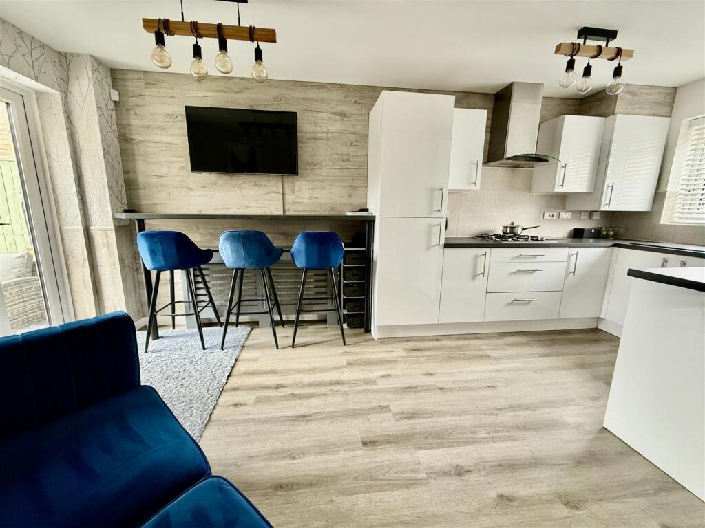 KITCHEN &amp; DINING ROOM