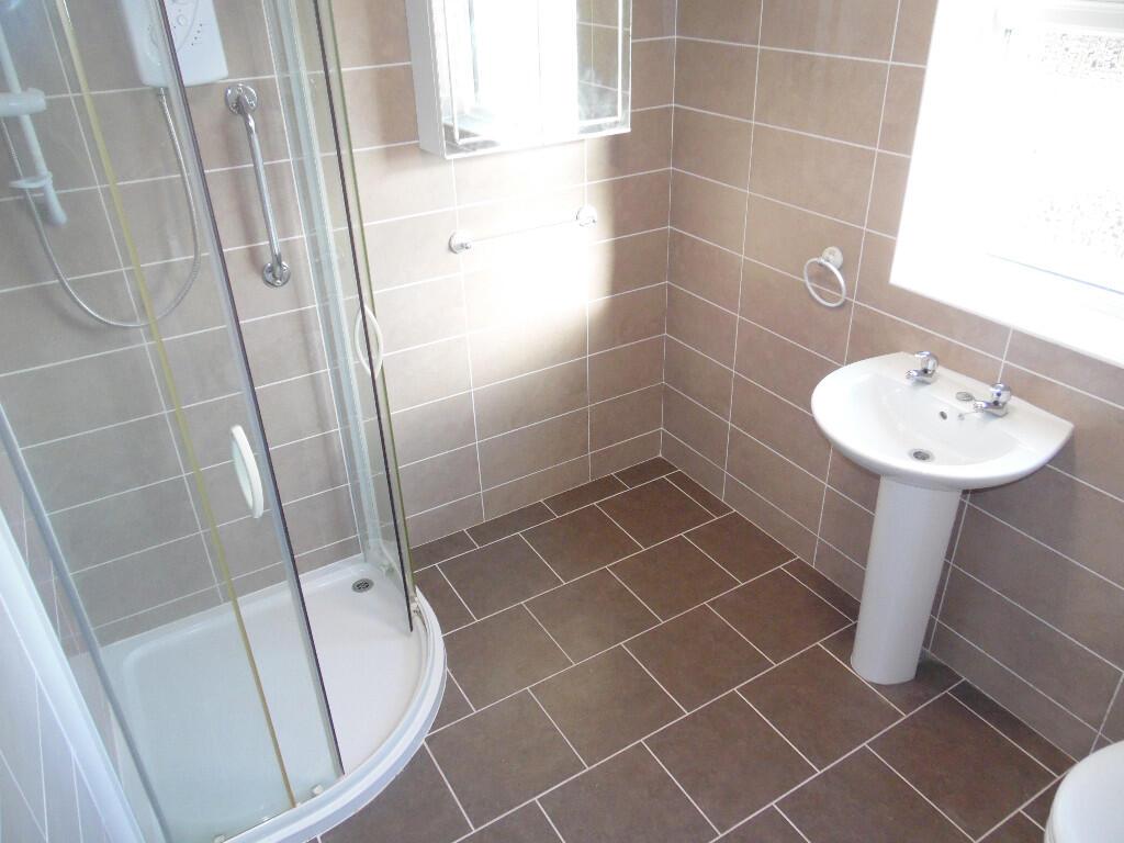 SHOWER ROOM