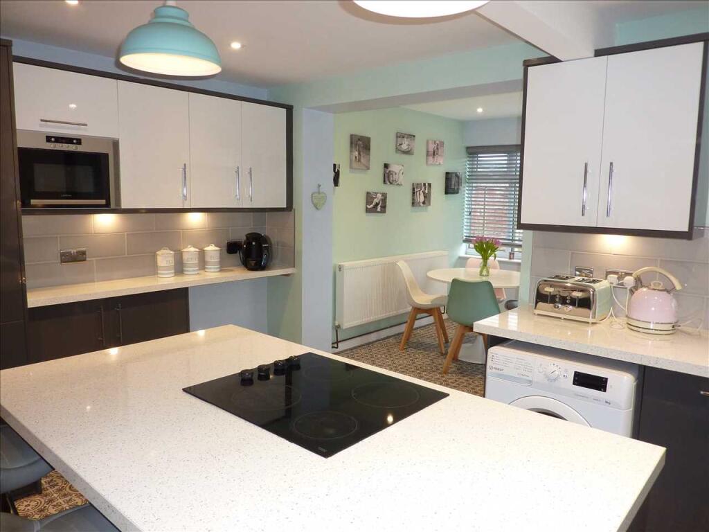 LIVING KITCHEN