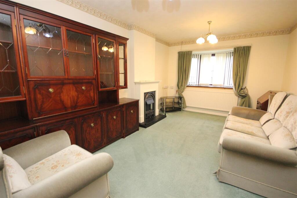 lounge a.JPG