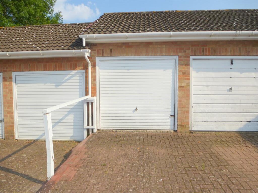 Garage.JPG