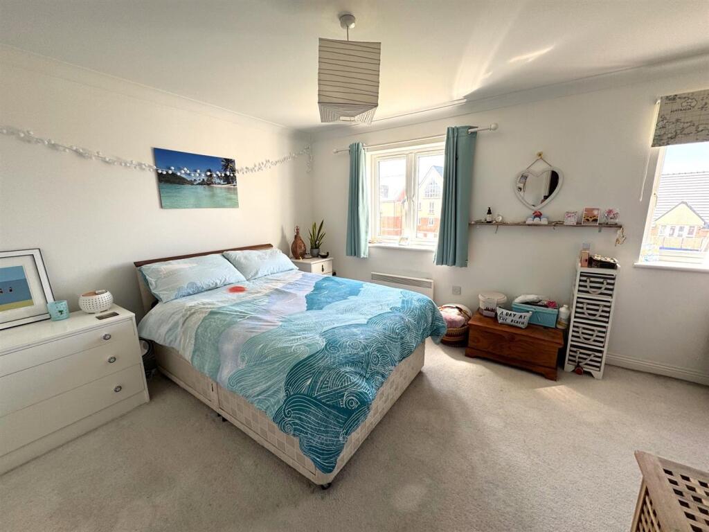 BEDROOM ONE.jpg
