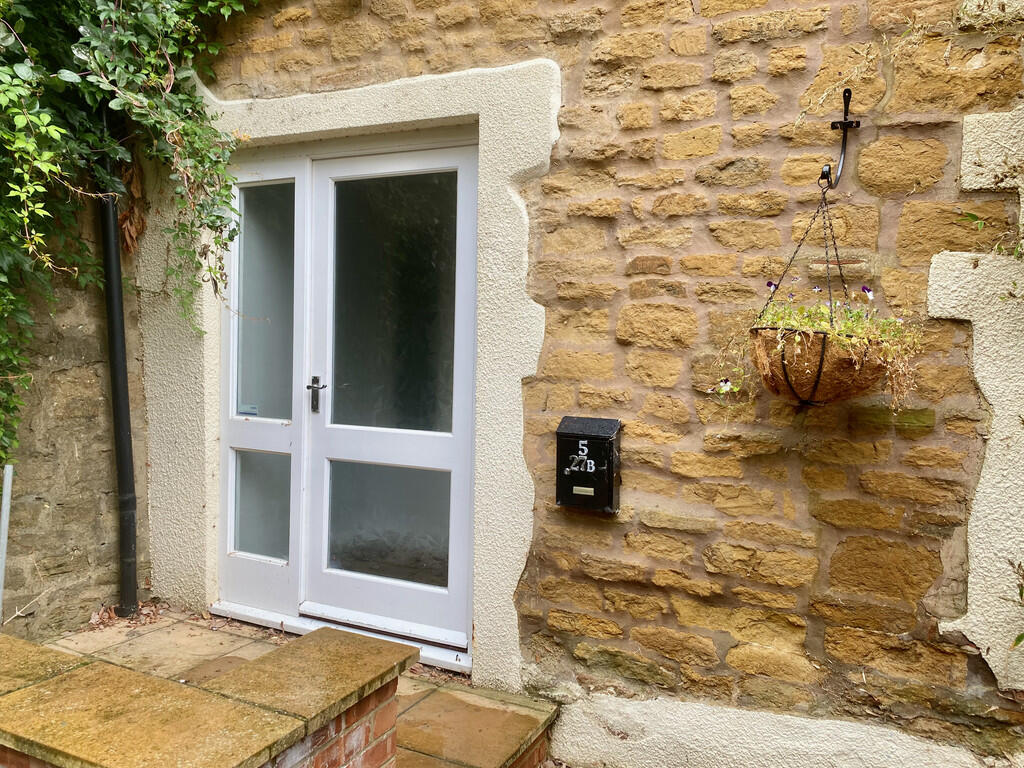 Flat 5 The Courtyard, Daventry, Northants.