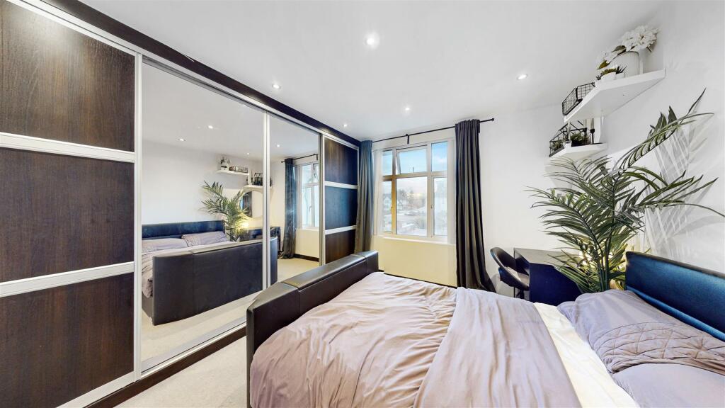 Bedroom.jpg