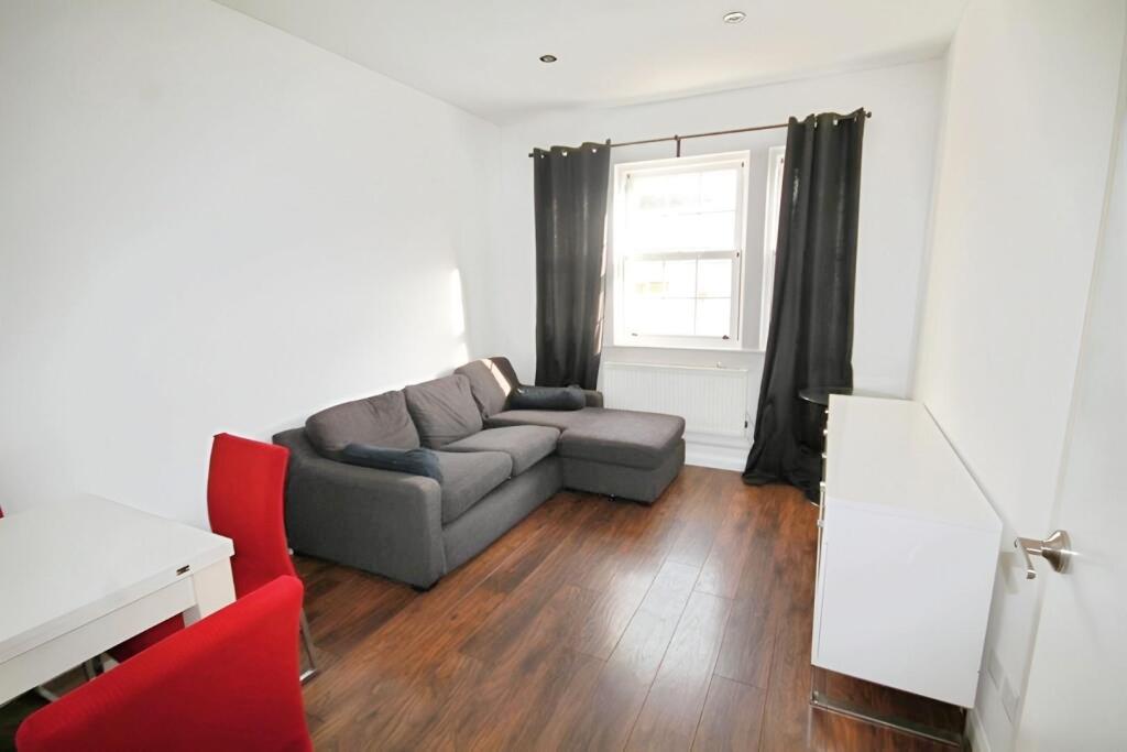 ef8125d0-lounge.jpg