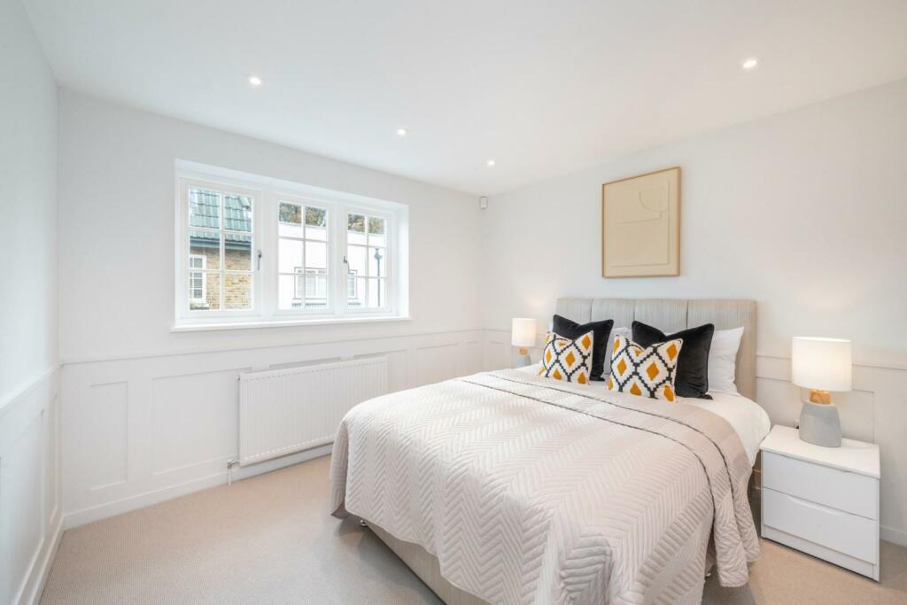bedroom (4).jpg