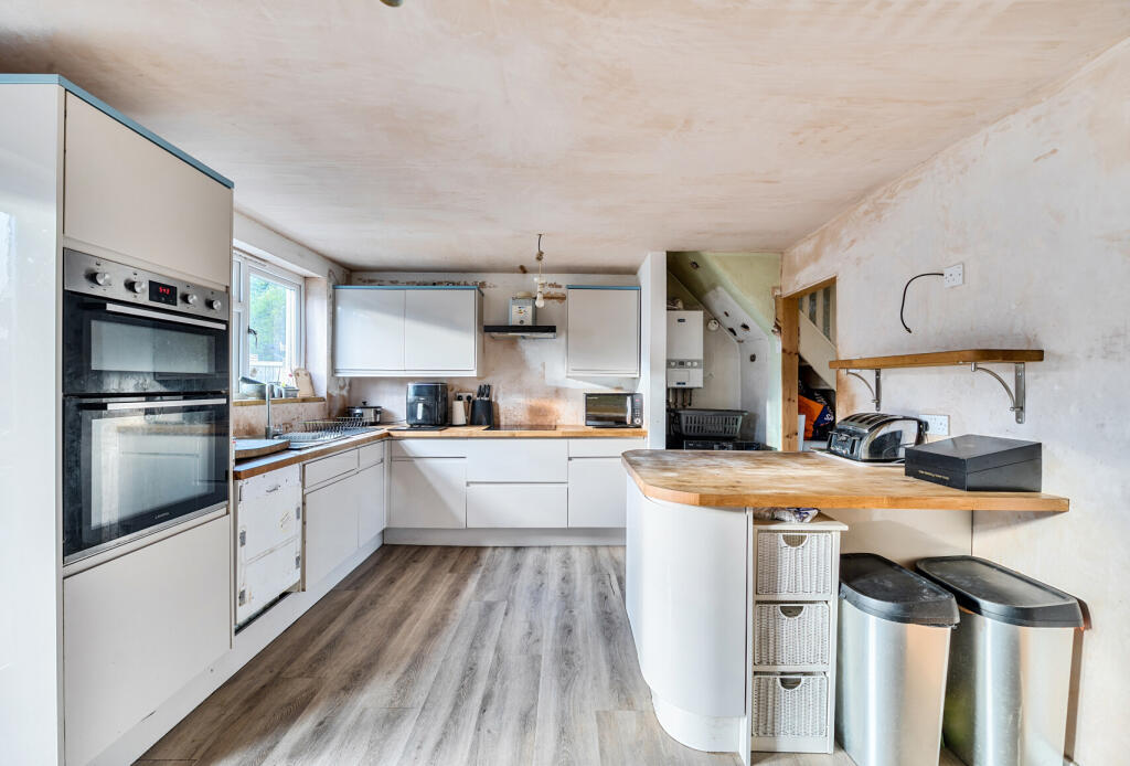 1381876-14-691c95...