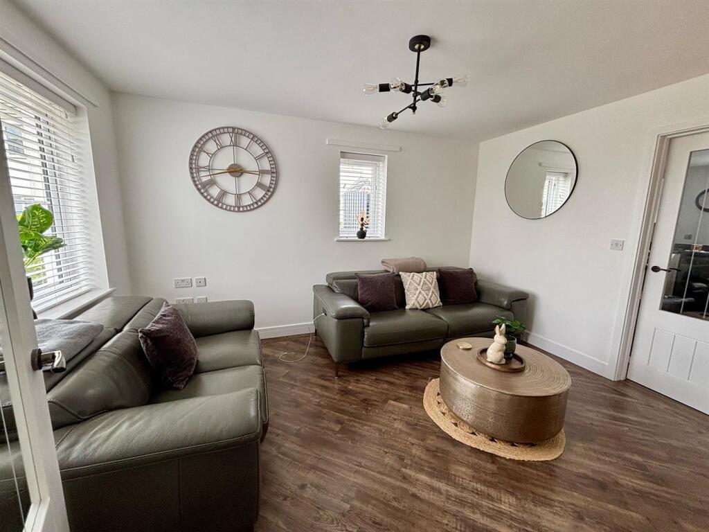 Living Room.jpg