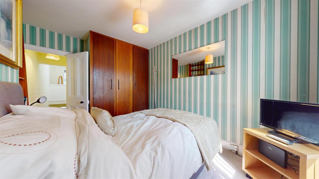 Marshalls Cross Road Bedroom