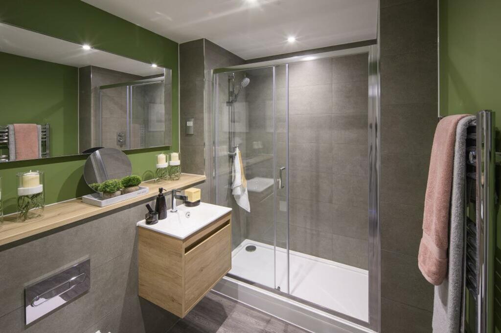 Main Shower Room