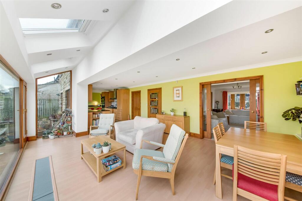 OPENPLAN LIVING DINING KITCHEN