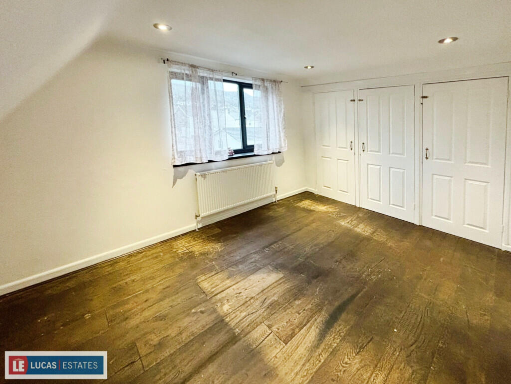 d22281bf-image_pi...