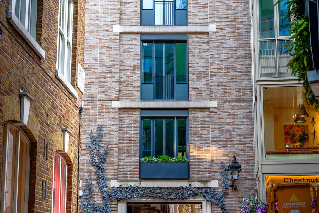 101_Floral_Court_...