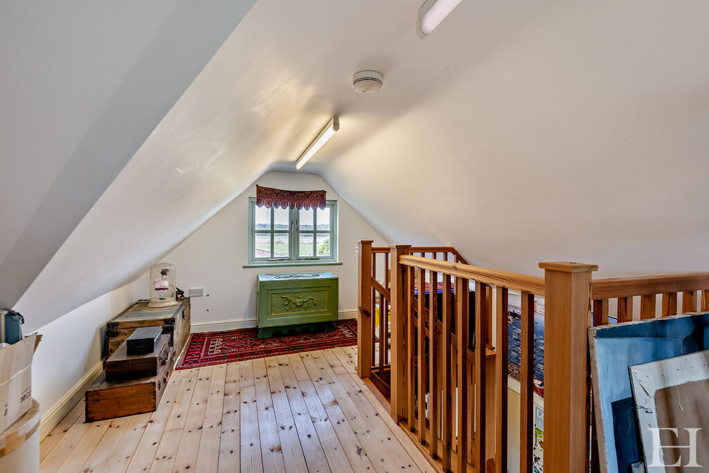 8640802-interiorW...