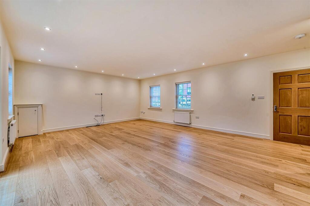 Archway House, 31 Moat Lane, Towcester (21).jpg