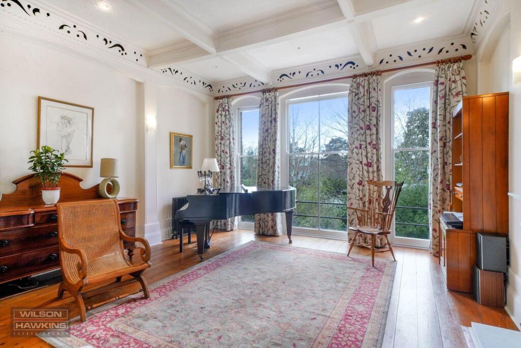 Holm Oak, Mount Park Avenue - pCp8lOvddposTb7H9aFl