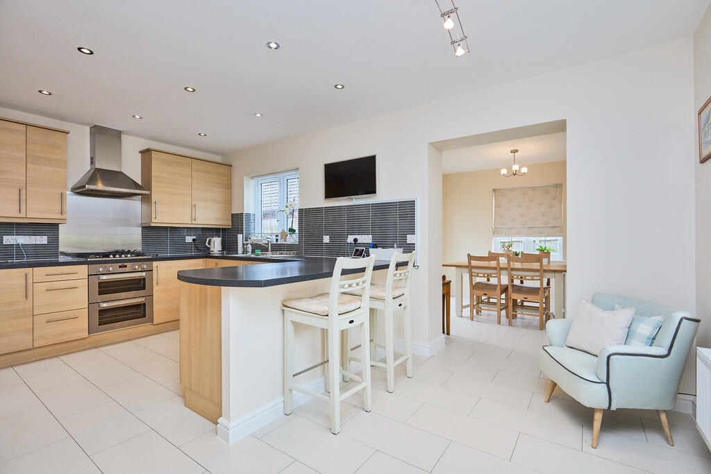 Edward Knight 202...