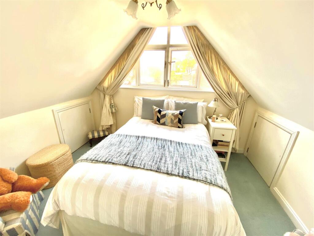 Bed 1 Pott.jpg