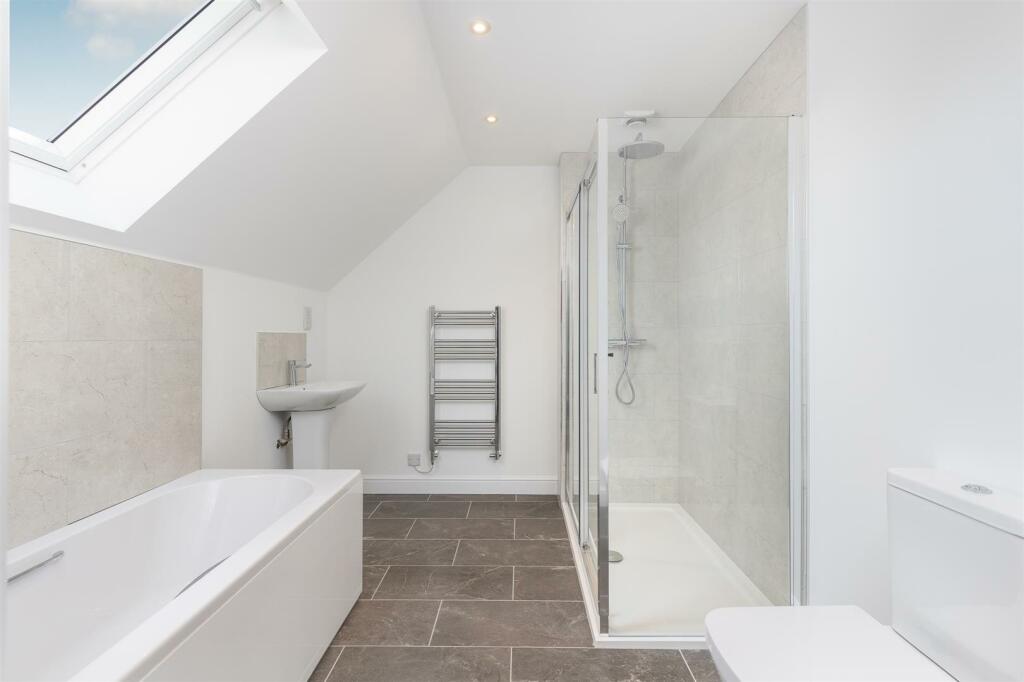 Ensuite to 2nd Floor Accommodation.jpg